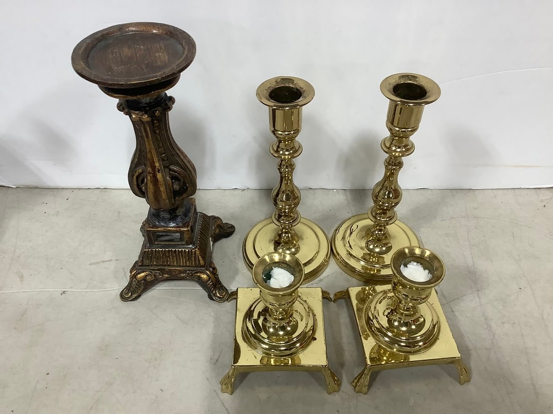 Various Candle Holders *mostly brass* (Tallest - 8.25in): Various Candle Holders *mostly brass* (Tallest - 8.25in)