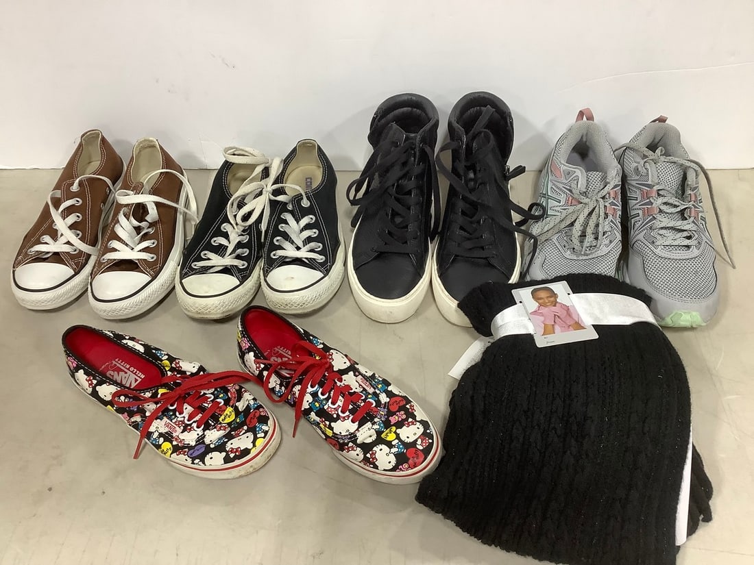 Various sneakers(All Star Converse-6, Vans-6, gel sneakers-7, and Ugg sneakers-6.5) and more: Various sneakers(All Star Converse-6, Vans-6, gel sneakers-7, and Ugg sneakers-6.5) and more