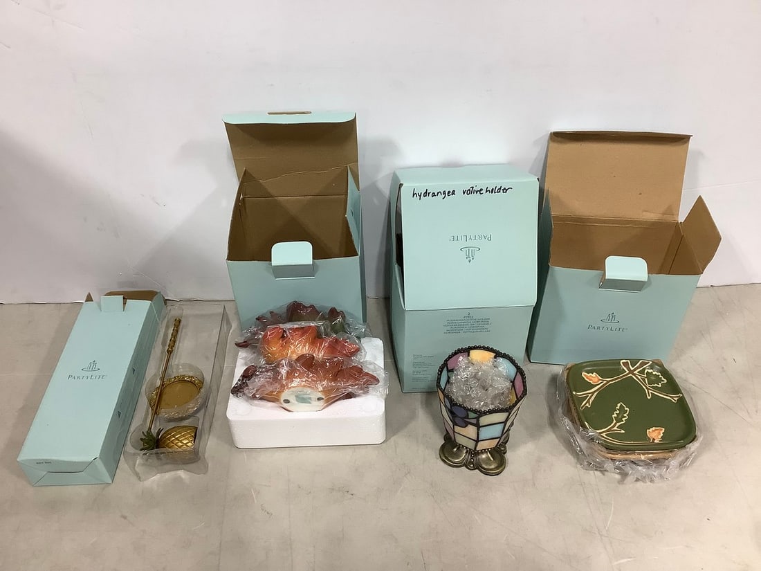 Hydrangea votive holder, PartyLite Autumn Breeze Pillar Holders, and more (1 of 1)