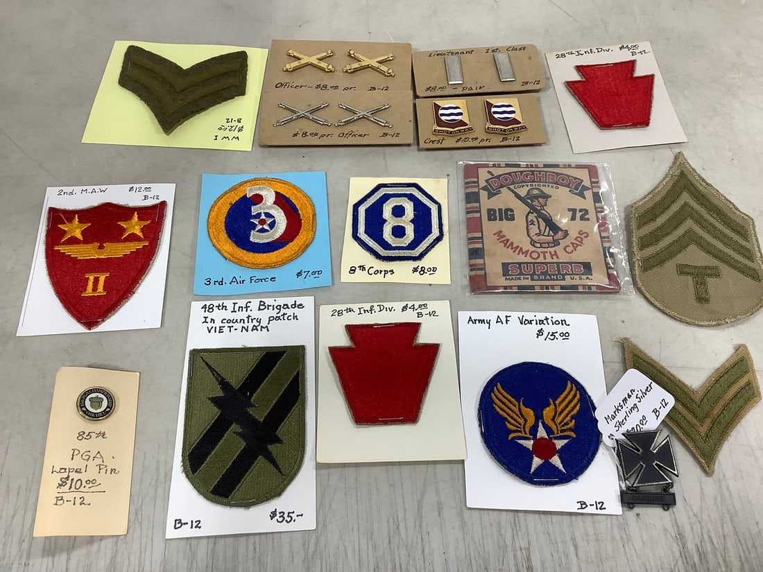 Vintage marine/army badges: Vintage marine/army badges