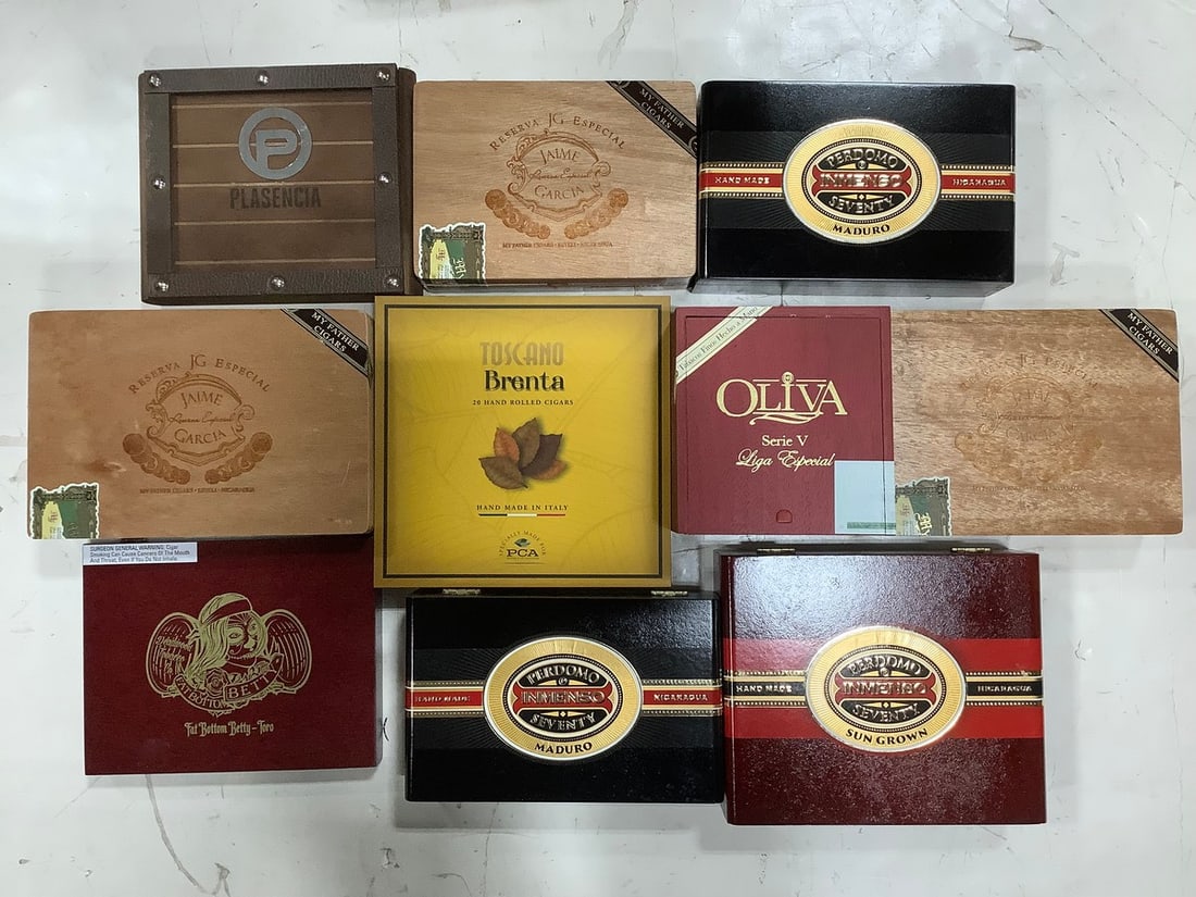 Various cigar boxes (1 of 1)