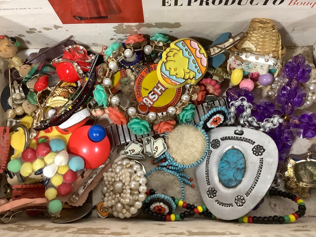 Various Hairclips, Bracelets, Pins, and more: Various Hairclips, Bracelets, Pins, and more