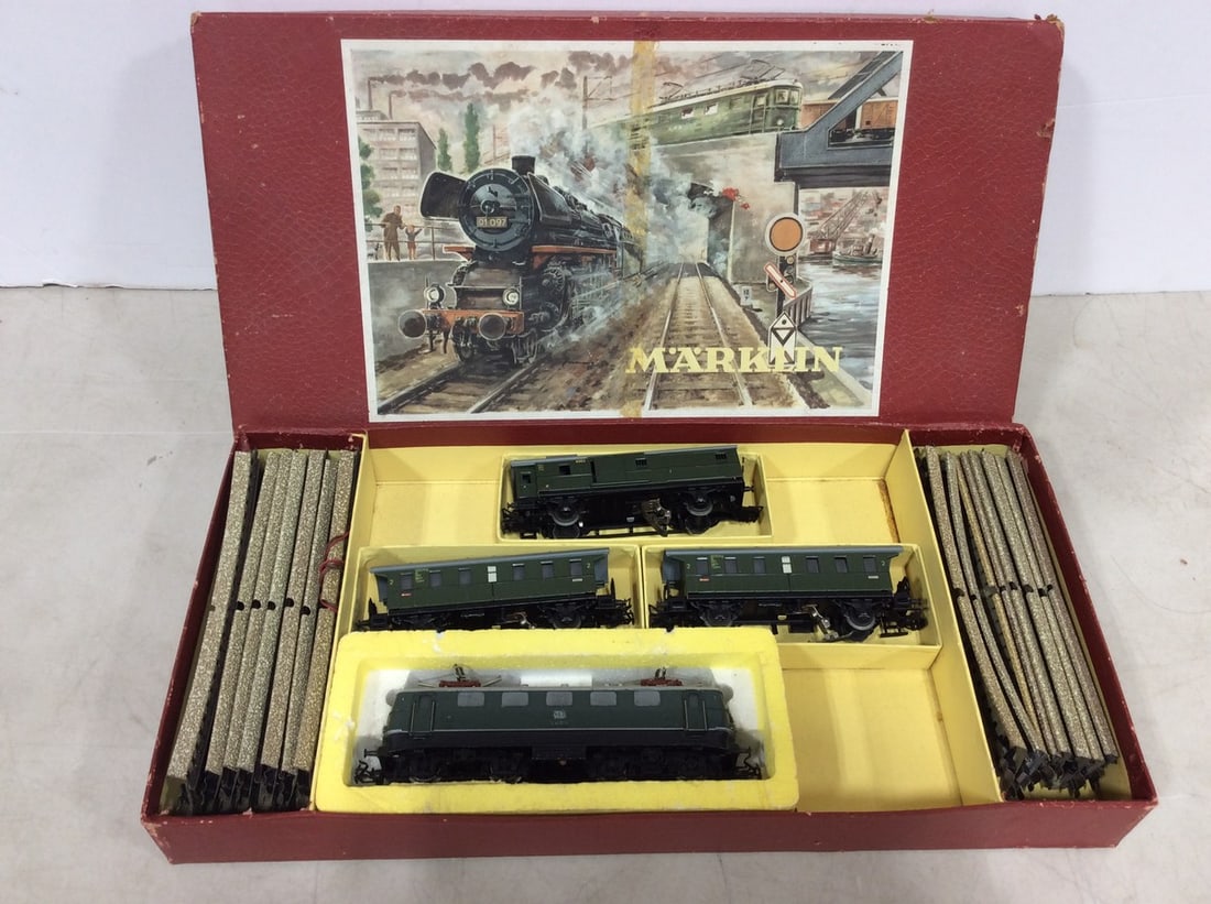 Marklin 2501 Alpha F1 Train Set