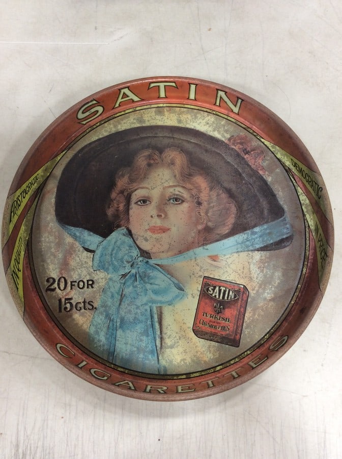 Vintage Coca-Cola tray(14in.across): Vintage Coca-Cola tray(14in.across)