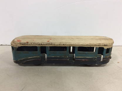 Vintage metal train toy: Vintage metal train toy