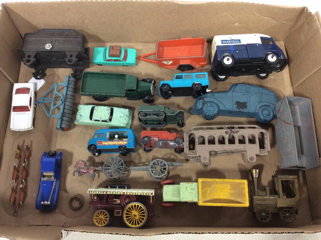 Vintage train toys and toy cars: Vintage train toys and toy cars