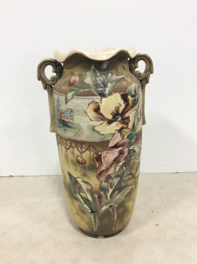 Floral vase(16.5in.tall): Floral vase(16.5in.tall)