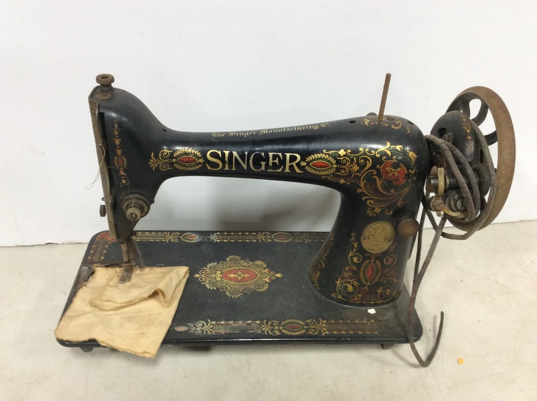 Vintage Sewing Machine Part (1 of 1)