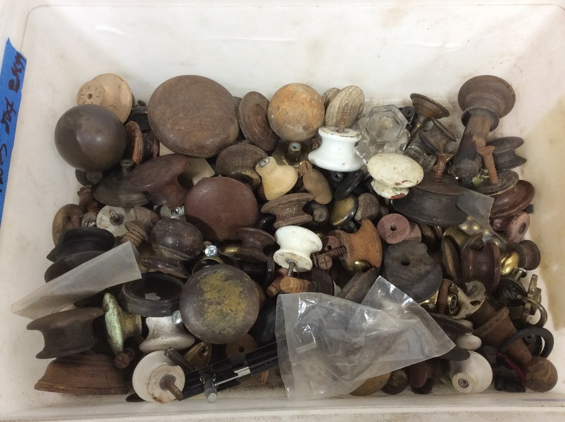 Various furniture knobs: Various furniture knobs