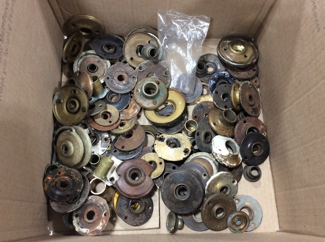 Various doorknob covers: Various doorknob covers