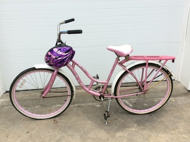 Scwhinn Windwood bike with helmet