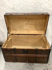 Vintage Chest (18inx26inx14in)