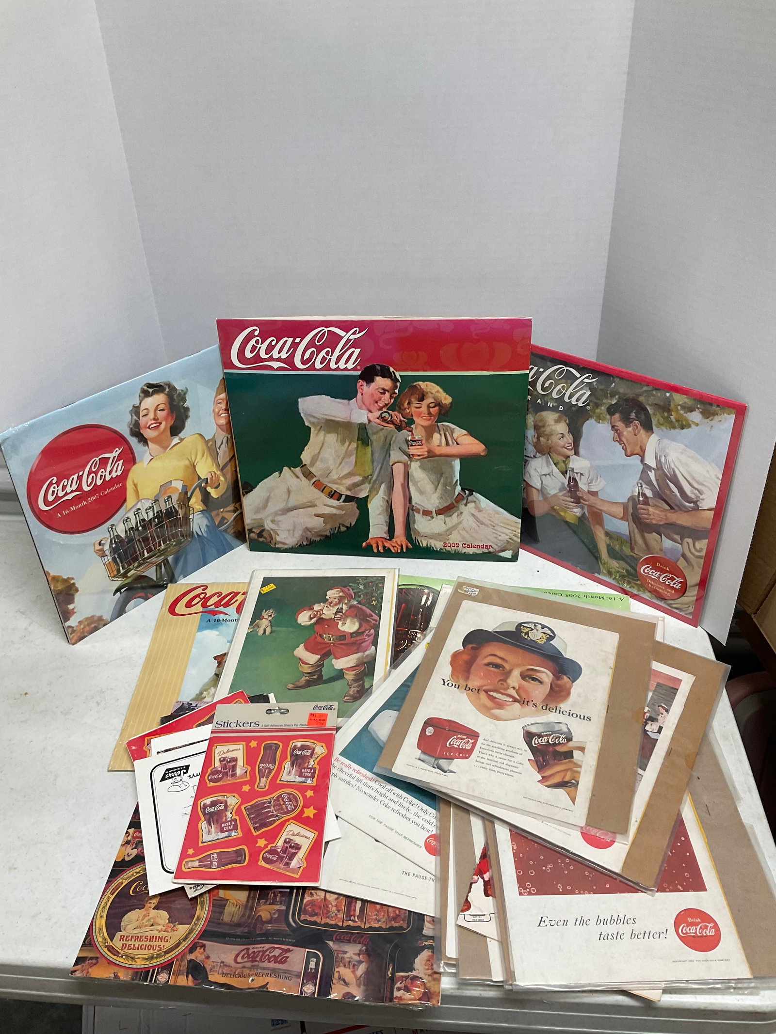 Lot of vintage coca cola memorabilia (1 of 1)