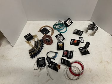 Lot of costume jewelry