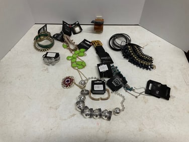 Lot of costume jewelry
