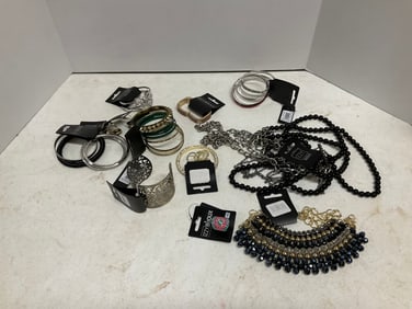 Lot of costume jewelry
