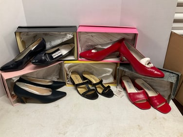 Lot of womens shoes