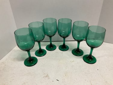 Lot of 6 green glass stemmed glasses
