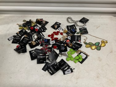 Lot of costume jewelry