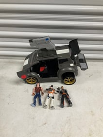 Toy car with action figures