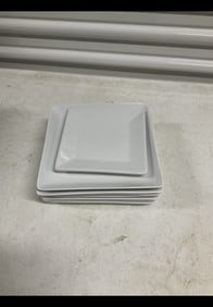 Lot of 8 square plates