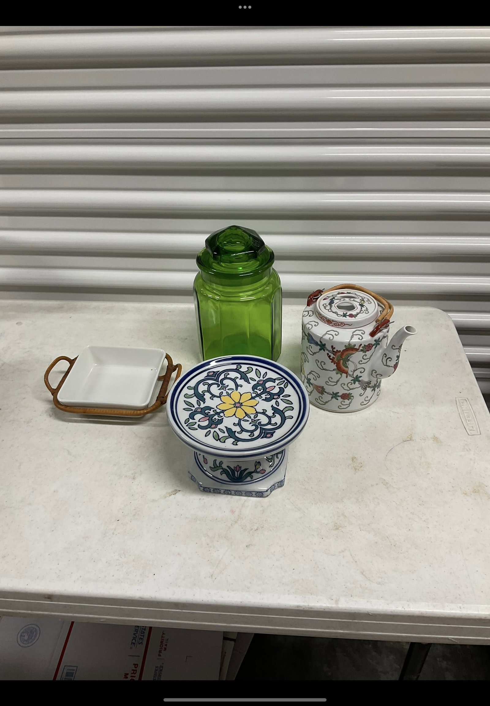Lot of kitchenwares: Lot of kitchenwares
