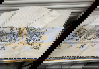 Lot of towels and linens