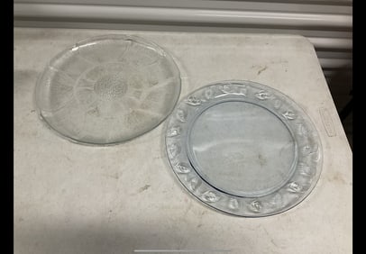 lot of 2 serving trays