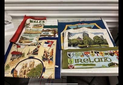 Lot of decorative tapestries