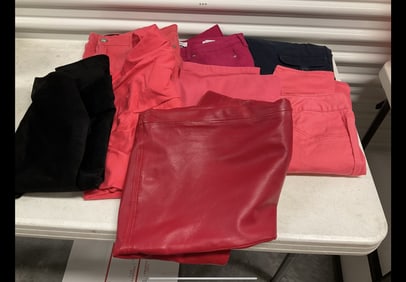 Lot of women's bottoms