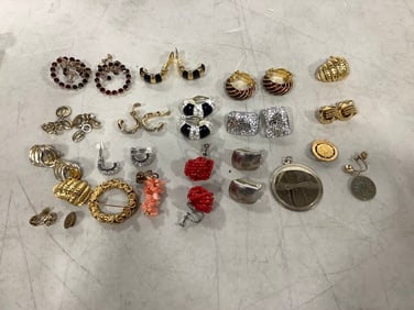 Costume jewelry(mostly earrings)