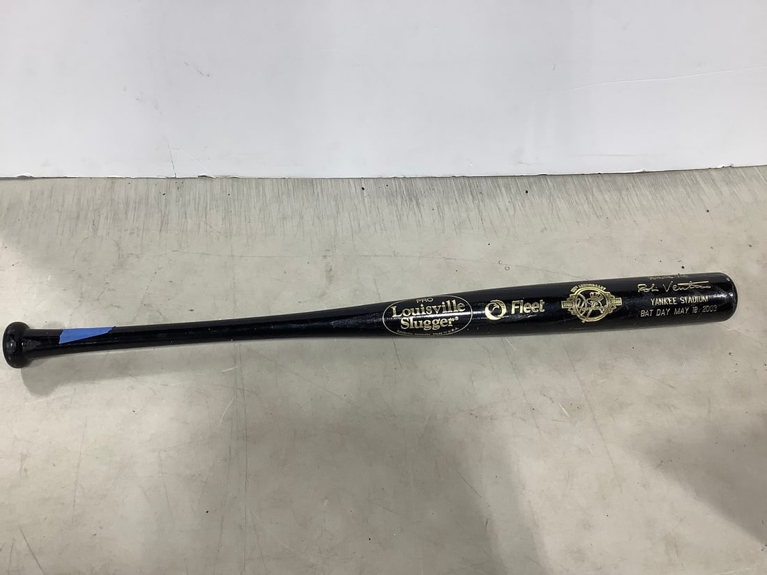 Louisville Slugger genuine V49 bat(Bat Day May 18, 2003): Louisville Slugger genuine V49 bat(Bat Day May 18, 2003)
