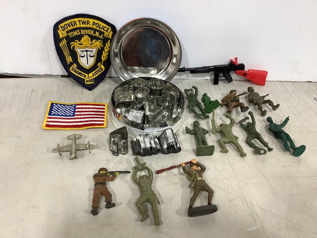 Miniature Cookie Cutters, Amy Figurines, Badges, and more: Miniature Cookie Cutters, Amy Figurines, Badges, and more