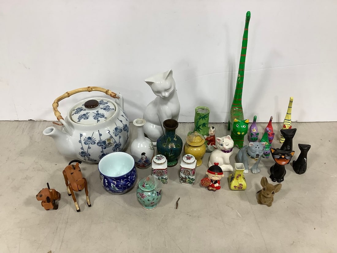 Vases, statues, teapot, and more(12in.tallest): Vases, statues, teapot, and more(12in.tallest)