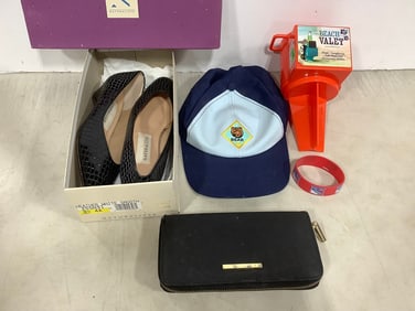 Beach Valet, wallet, NY Rangers bracelet, Naturalizer heels(8.5)and more