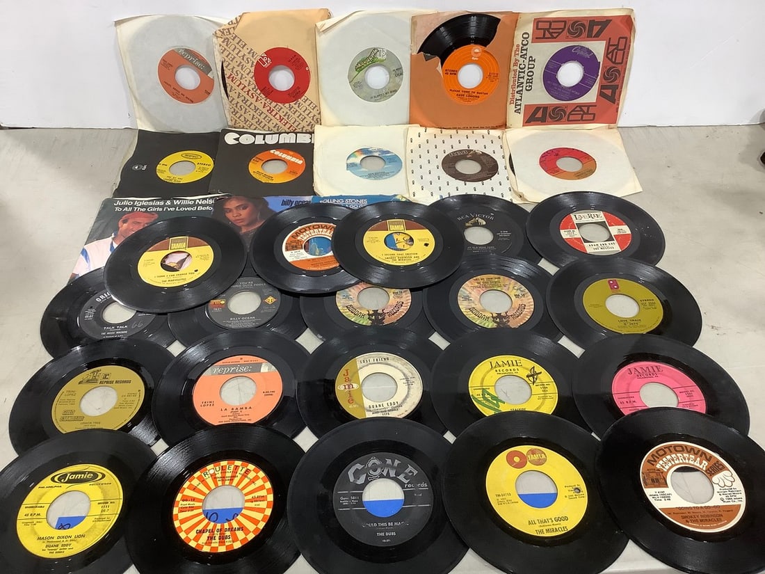 Vintage 45's(The Dubs, Duane Eddy, Smokey Robinson, and more): Vintage 45's(The Dubs, Duane Eddy, Smokey Robinson, and more)