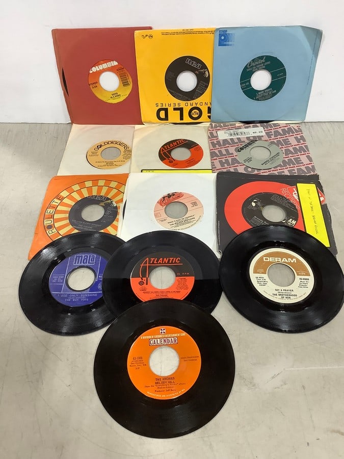 Vintage 45's(Phil Collins, The Walker Brothers, The Tokens, and more): Vintage 45's(Phil Collins, The Walker Brothers, The Tokens, and more)