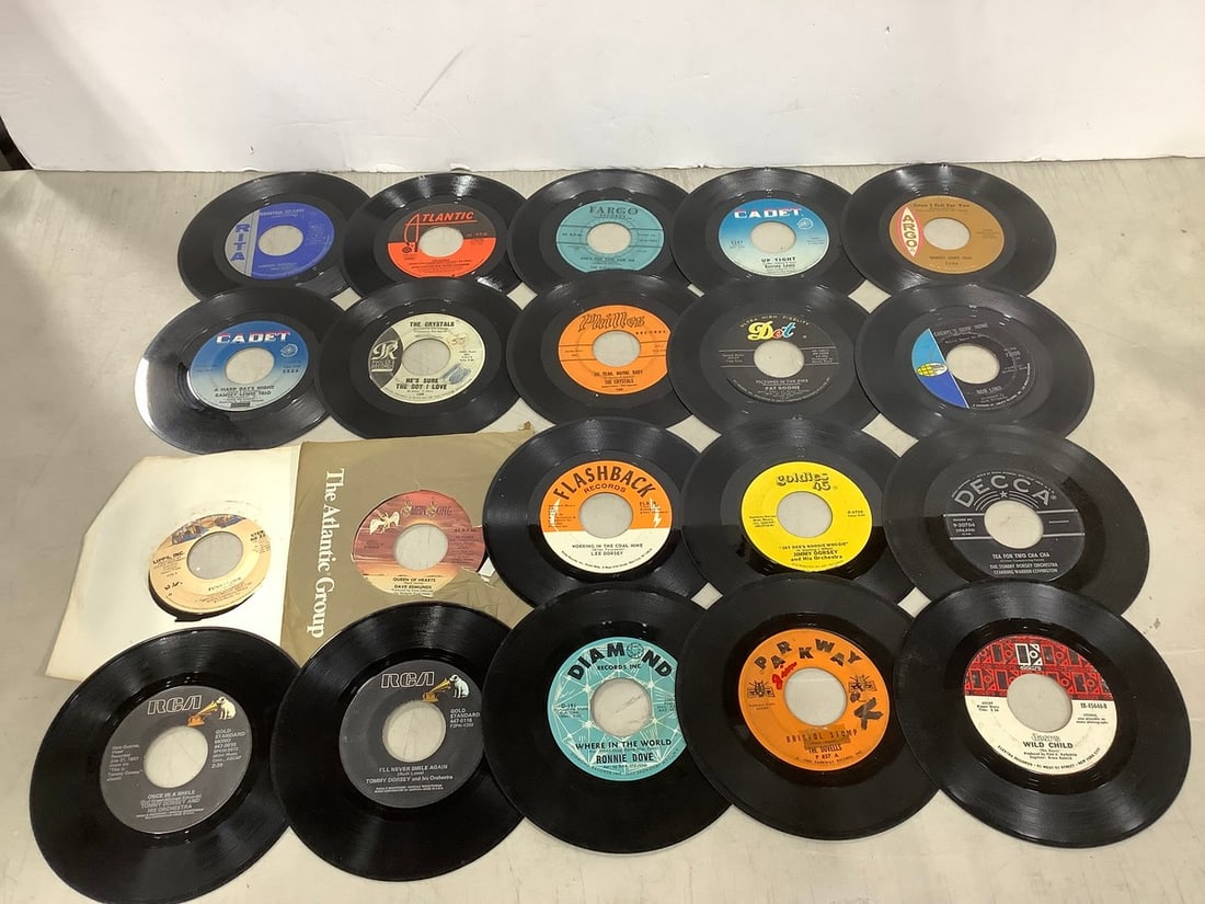 Vintage 45's(Pat Boone, Jimmy Dorsey, Lee Dorsey, and more): Vintage 45's(Pat Boone, Jimmy Dorsey, Lee Dorsey, and more)