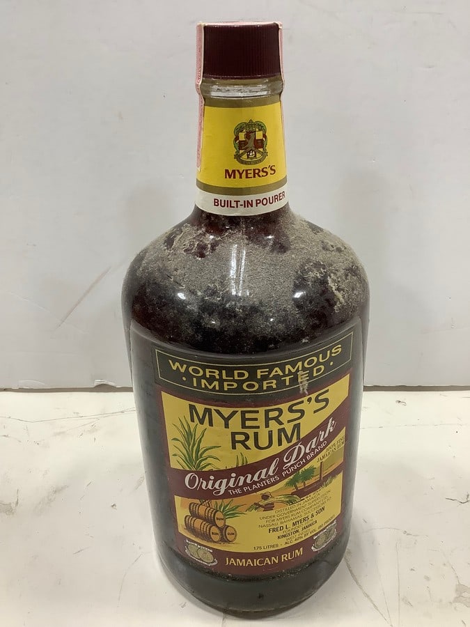 Myer's jamaican Rum 40%, 1.75L(sealed): Myer's jamaican Rum 40%, 1.75L(sealed)