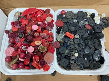 Vintage Buttons *some bakealite*
