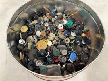 Vintage Buttons *some bakealite*