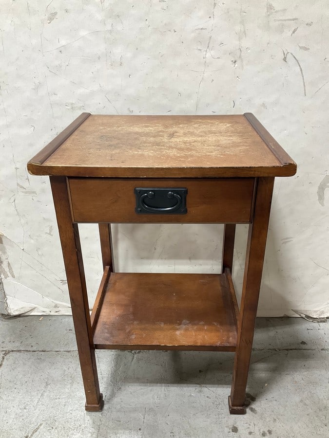 Wooden Nightstand with Drawer (27inx18inx16in): Wooden Nightstand with Drawer (27inx18inx16in)