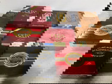 Various cigar boxes