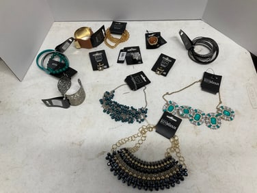 Lot of costume jewelry
