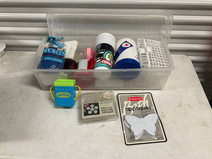 Lot of kitchen and bathroom items: Lot of kitchen and bathroom items