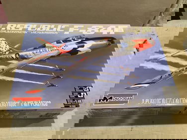 Republic F-84F Thunderbirds model in box