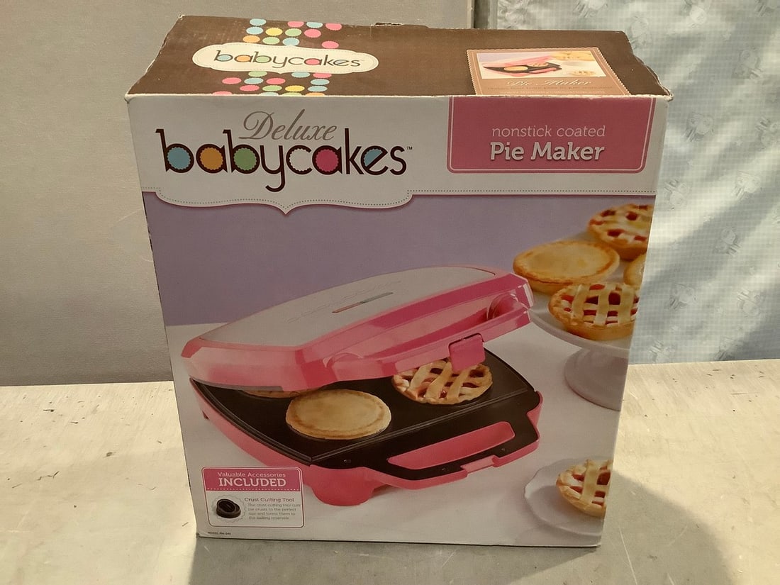 Deluxe babycakes pie maker: Deluxe babycakes pie maker