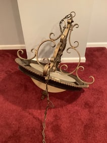 Hanging chandelier light fixture