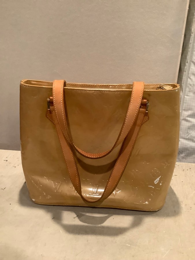 Louis Vuitton purse: Louis Vuitton purse