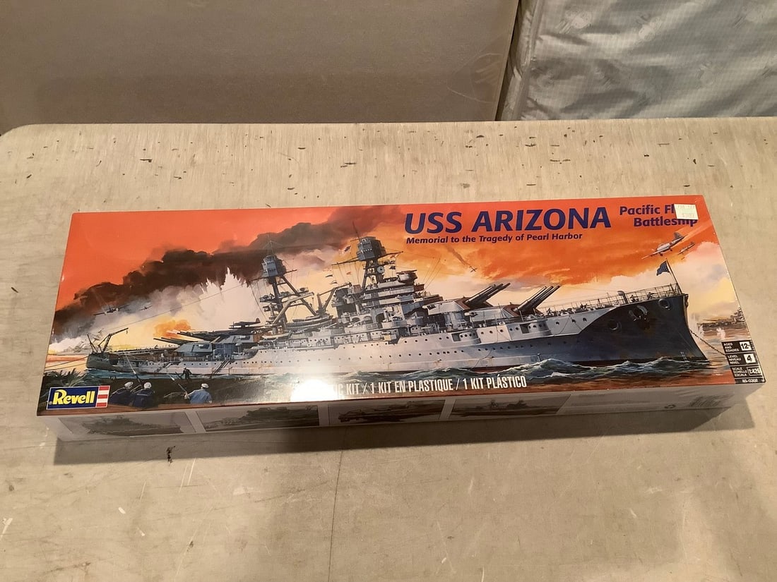 USS Arizona model set: USS Arizona model set